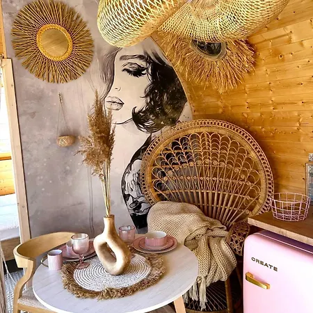 Nyaraló Raj Na Hektarach